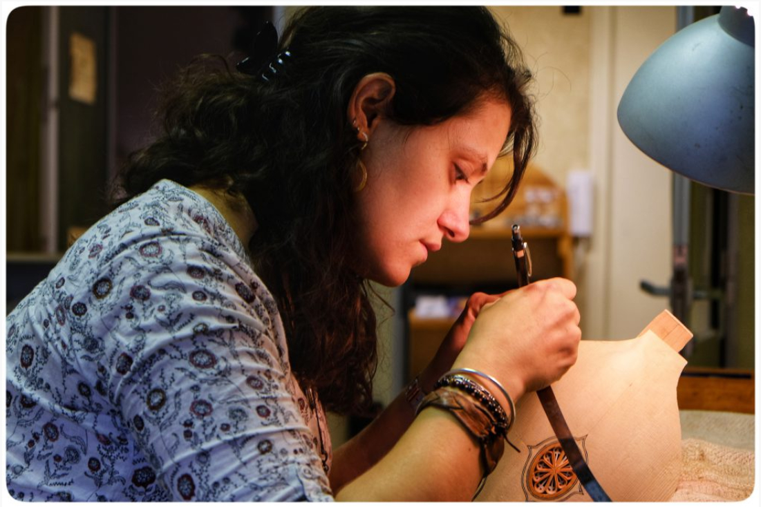 Marie Catherine MASSE LUTHIERE VIOLES DE GAMBE ET QUATUORS